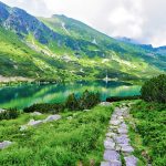 Eko opakowania na kosmetyki – jak branża beauty odpowiada na wyzwania zrównoważonego rozwoju?